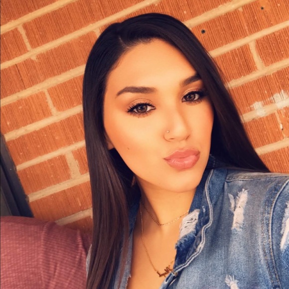 Meet your Posher, Alayah - Picture 1 of 1